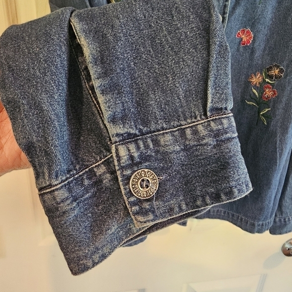 Vintage Denim Button Down Shirt Floral Embroidery 90s Cottagecore - Picture 4 of 5